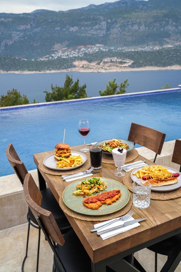 Guemues Yazar Hotel Kas