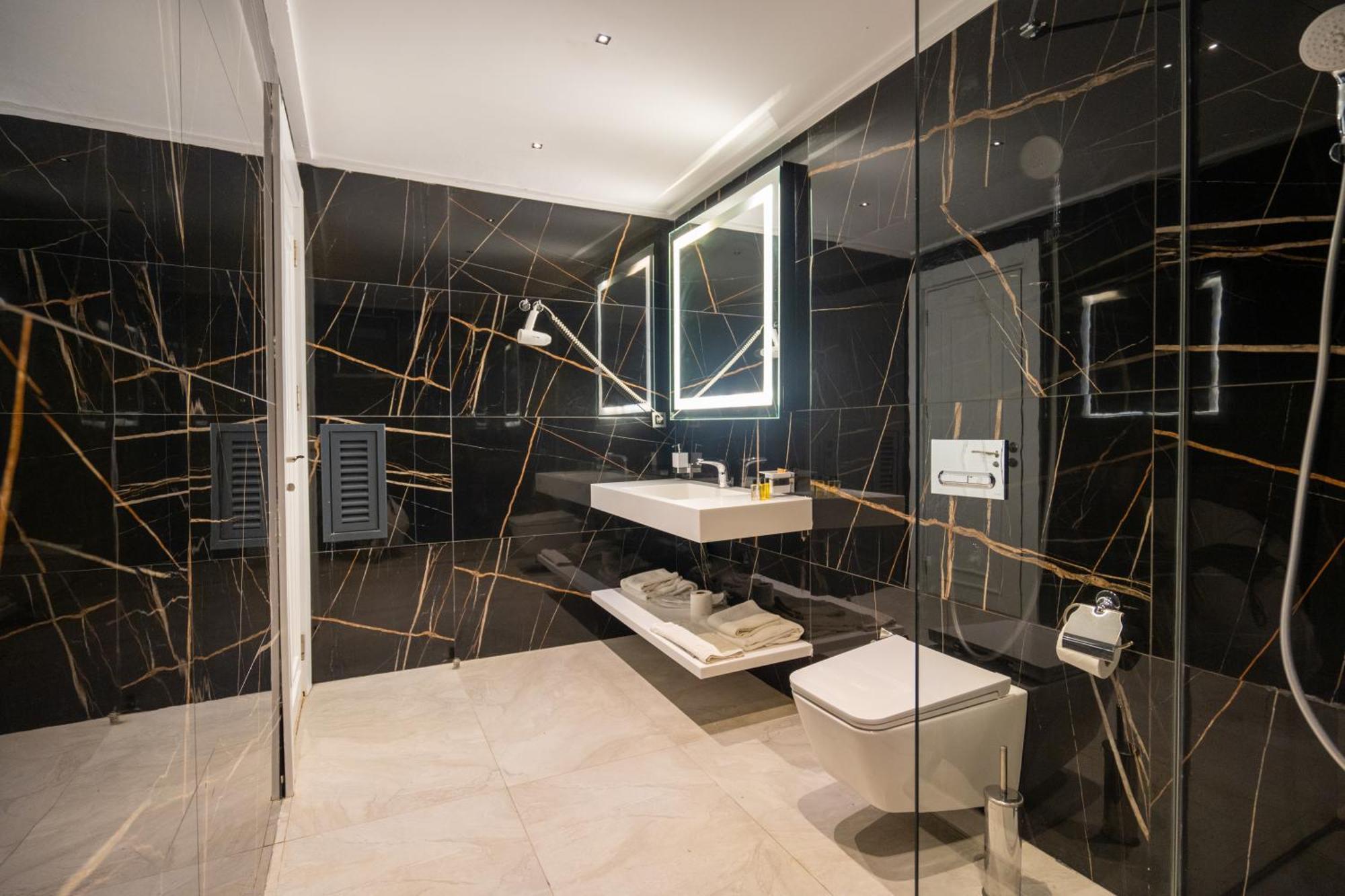 Guemues Yazar Hotel